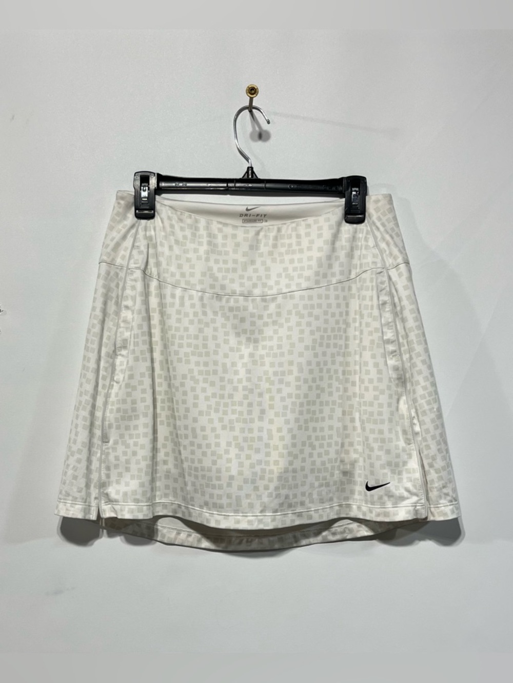 Nike White and‎ Grey Dri-FIT Golf Skort with Subtle Square Print Size Medium